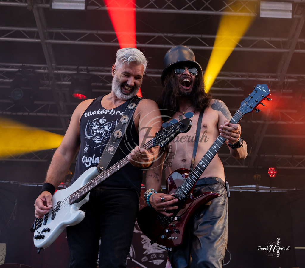 Slash n´Roses | Slash n´Roses - Realisiert mit Pictrs.com