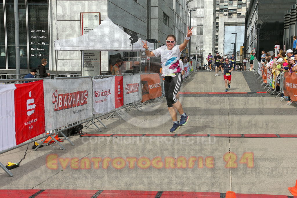 250920_1328_EX1_4785 | Sportfotografie im Rhein-Sieg Kreis, Köln, Bonn, NRW, Rheinland Pfalz, Hessen, etc. Unser Tätigkeitsfeld umfasst den Laufsport vom Volkslauf über den Marathon, Duathlon, Triathon bis zum Ultralauf wie Kölnpfad Ultra oder Schindertrail.