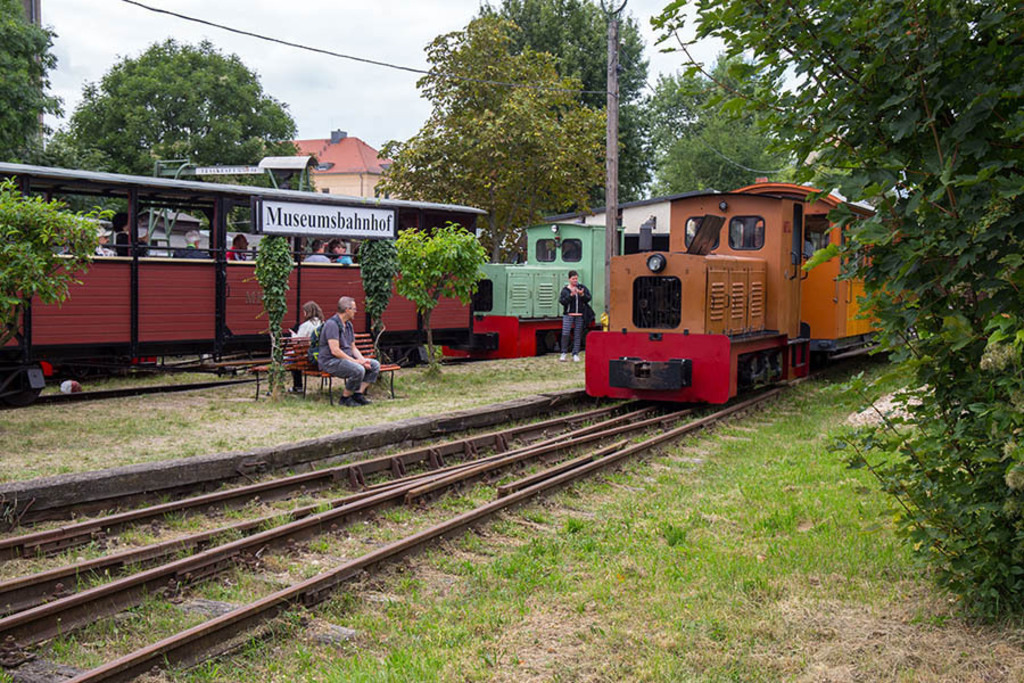 Lindenauer Hafen - Museumsfeldbahn Leipzig-Lindenau | Entdecke über 20 Kategorien Leipzig-Motive: Foto-Downloads, hochwertige Poster, Leinwand- & Fine-Art-Prints. Jetzt Lieblingsfoto im Bildlexikon Leipzig Shop bestellen!