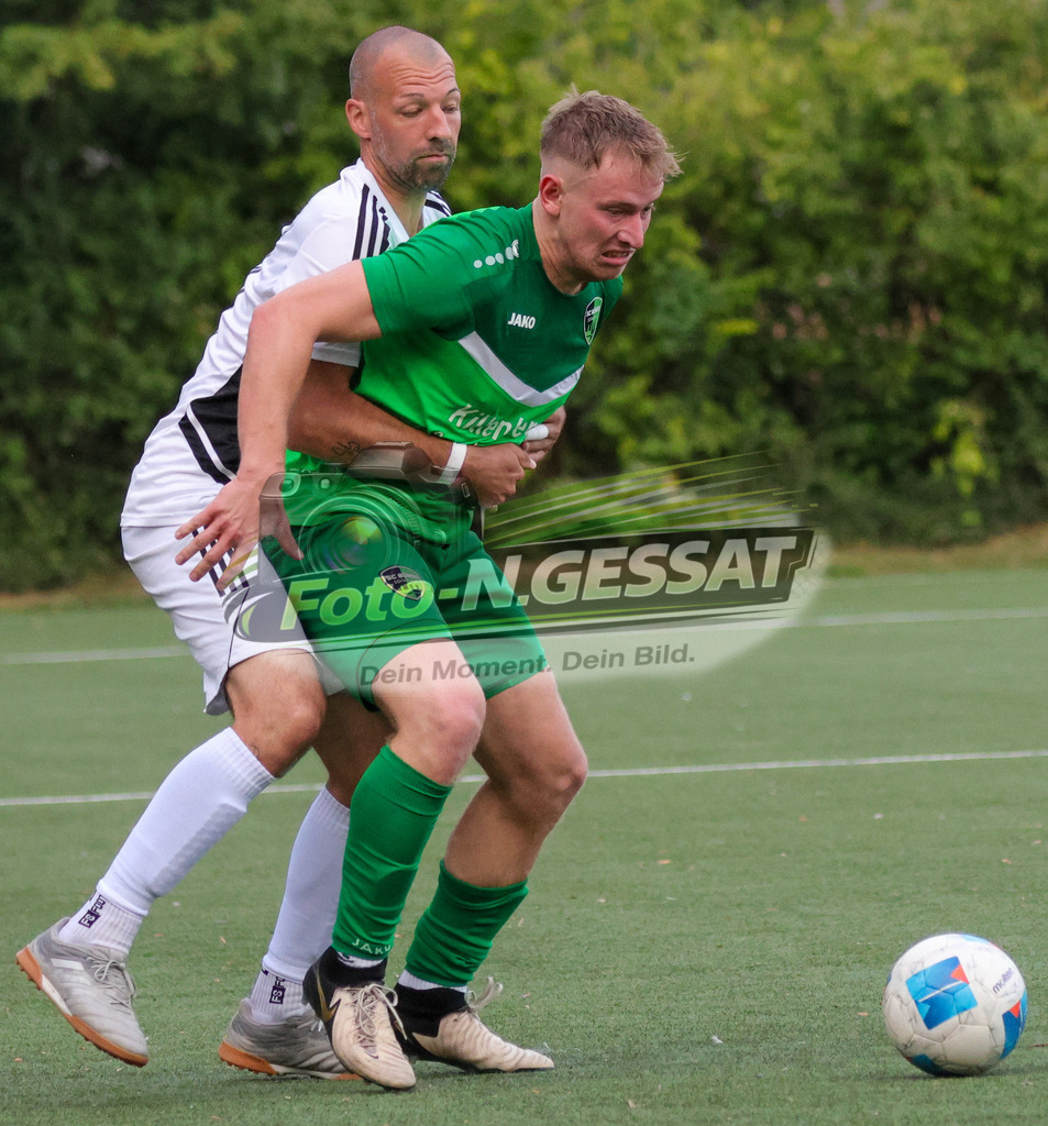 SC Bünde - TuS Bexterhagen | Auf dem Bild zu sehen: grün SC Bünde: ; weiß TuS Bexterhagen:  SC Bünde, TuS Bexterhagen, Saison 26/27, Testspiel, Hunnebrock, Deutschland - Realisiert mit Pictrs.com