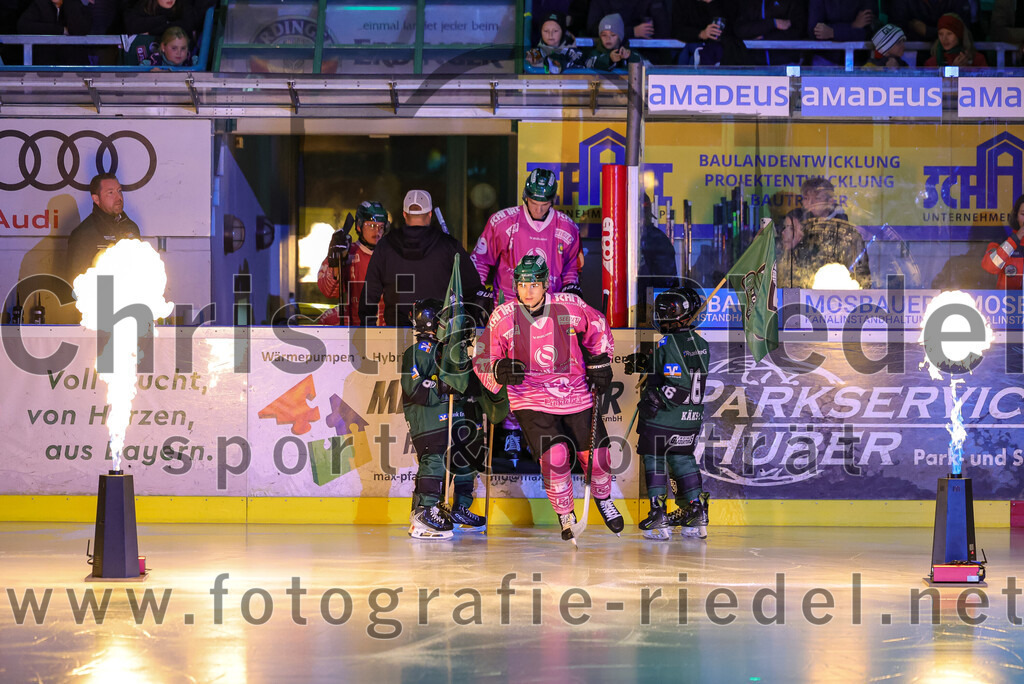 2025-10-10_021_TSV_Erding_gegen_onesto_Tigers_Bayreuth | Erding, Deutschland, 10.10.2025:Eishockey, Oberliga Süd 2025 / 2026, 7. Spieltag, TSV Erding gegen onesto Tigers Bayreuth, Endergebnis: 2:5Luis Scheibengraber (Erding Gladiators, #18)Foto: Christian Riedel / fotografie-riedel.net