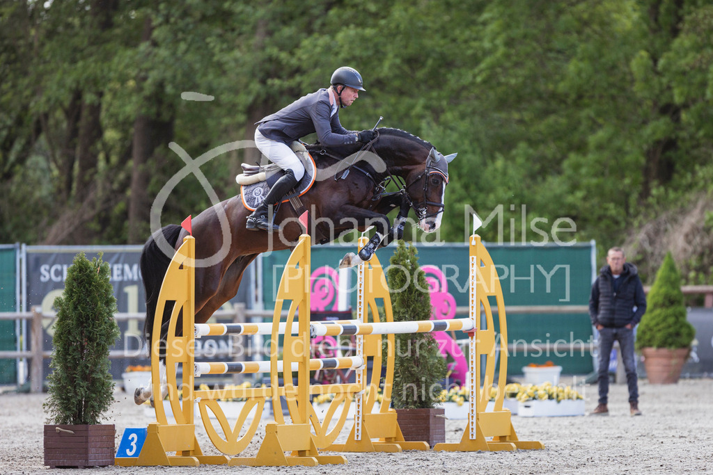 250506_Mühlen_SprPf-L1-314 | Deine schönsten Turniermomente als professionelle Fotos! Entdecke hochwertige Pferdesport-Fotografie im Online-Shop. Jetzt Fotos finden & bestellen!