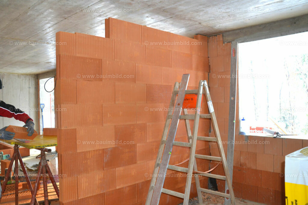 bib-lg07-mauerarbeiten-0204 | Nach LV-Leistungsgruppen sortierte Detailfotos über den Bau eines Hauses. Alle Hausbau-Bilder direkt vom Urheber und Autor der Website Haus-Selber-Bauen.com