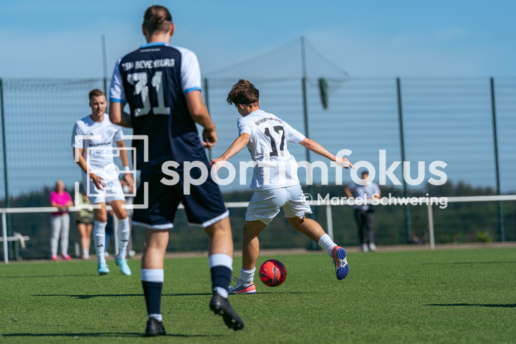 SV Jägerhaus-Linde – TSV Beyenburg | Sean Luca Schmidtke (17, SV Jägerhaus-Linde) am Ball. Kreisliga A: SV Jägerhaus-Linde gegen TSV Beyenburg, Wuppertal, 27.09.2026. Endstand: 1:2 (0:1). sportimfokus / Marcel Schwering - Realisiert mit Pictrs.com