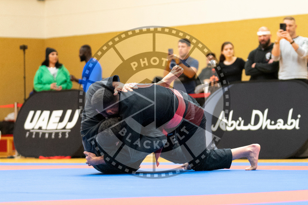 20231118PBB12326 | Fighters compete during the AJP Tour 600 Frankfurt Championship in Frankfurt/Main, Germany, on November 18, 2023.