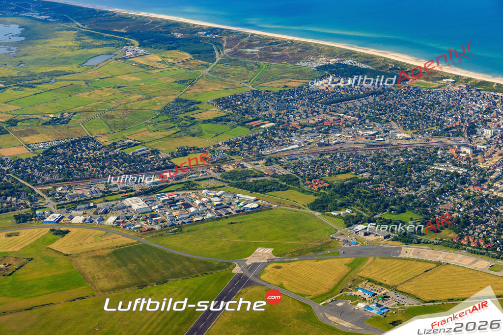 Schöne Luftaufnahme als Geschenk in Westerland Sylt - Die Luftbildaufnahme wurde 2025 vom UL-Flugzeug heraus erstellt ( keine Drohne ) - Hochauflösende Luftaufnahme -Nicht vergleichbar mit Google Maps oder Satelittenbilder- Die Geschenkidee !Mit Lizenz und Bildrechte bestellbar