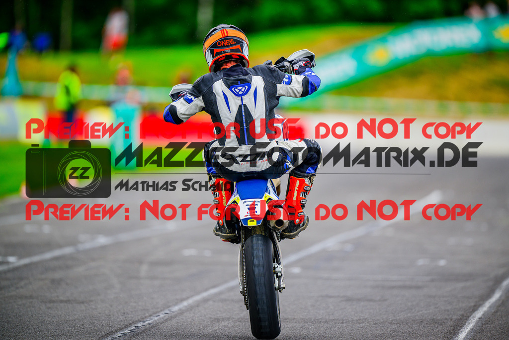 MaZZes_FotoMatrix_240608_6007705_9925 | YOUNGSTER