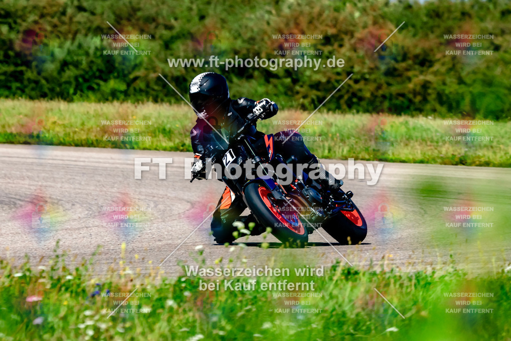 021-3407 | Hier findet Ihr Bilder von Touristenfahrten auf der Nürburgring Nordschleife oder von anderen Veranstaltungen die ich besucht habe. Viel Spass beim Durch Schauen 