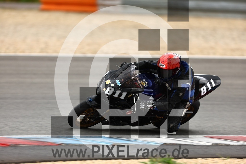 0811-20250830_07910 | Schöne Erinnerungen an spannende Momente - das festzuhalten ist unser Job. PIXELrace.de ist seit 2003 auf den Rennstrecken Europas unterwegs um die Action draußen beim Fahren und die wunderbare Stimmung imm Fahrerlager für euch einzufangen.