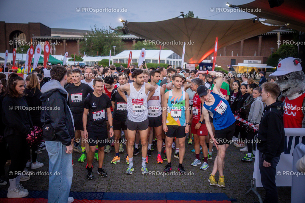 21. ASV Nachtlauf; Koeln, 08.05.24 | Impressionen vom 21. ASV Nachtlauf am 08.05.24 am Tanzbrunnen in Koeln. Foto: BEAUTIFUL SPORTS/Axel Kohring