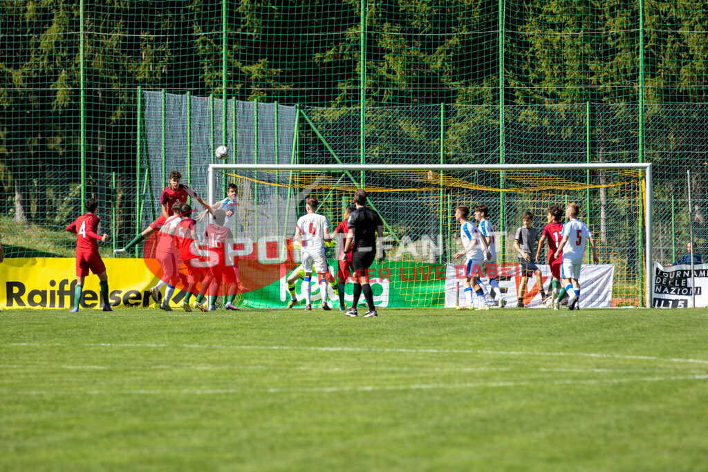 Portugal  U15 -Czech Republic U15 | Torszene ; Portugal  U15 -Czech Republic U15 am 29.04.2022 in Arnoldstein
(Sportplatz), AUSTRIA, (Photo by Ernst Krawagner sport-fan.at) - Realisiert mit Pictrs.com