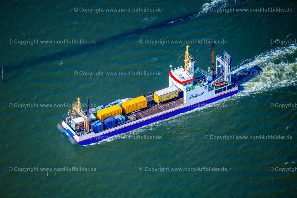 Juist_Frisia_VIII_Inselfracht_ELS_5882050924 | JUIST 05.09.2024 Fahrt eines Fähr- Schiffes " Frisia Inselfacht VIII " an der Straße Am Hafen in Juist im Bundesland Niedersachsen, Deutschland. // Ride a ferry ship " Frisia Inselfacht VIII " on street Am Hafen in Juist in the state Lower Saxony, Germany. Foto: Martin Elsen