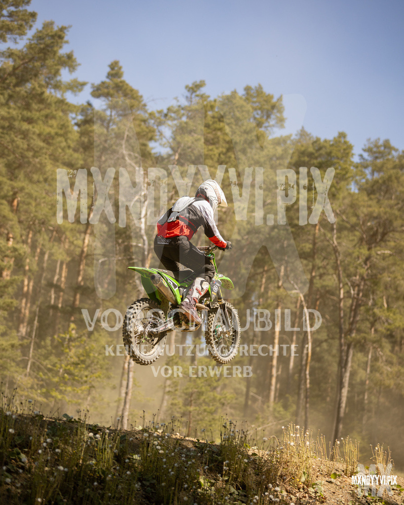 866A5104 | mxndyyvipix