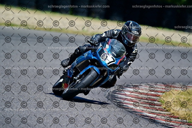 25bc03-1080 | markuskiefer.com - Realisiert mit Pictrs.com