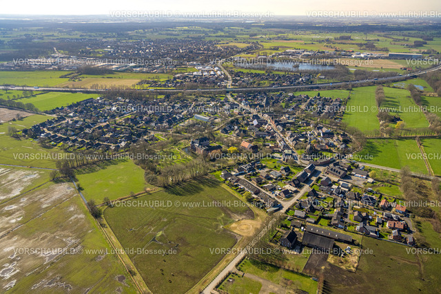 Hamminkeln240311508 | Luftbild, Wohngebiet Ortsansicht Ortsteil Ringenberg, Schloss Ringenberg, Wasserschloss mit Schlosspark, hinten die Autobahn A3, Ringenberg, Hamminkeln, Nordrhein-Westfalen, Deutschland
