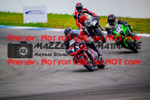 MaZZes_FotoMatrix_240614_6007705_1322 | GELB