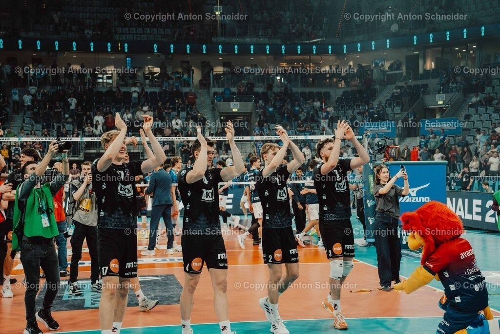 Vollyballpokalfinale 25/26 Mannheim | Zoi DVV Pokalfinale am 28.02.2026 in Mannheim I VfB Suhl LOTTO Thüringen - Allianz MTV Stuttgart I VfB Friedrichshafen - SVG Lüneburg - Realisiert mit Pictrs.com