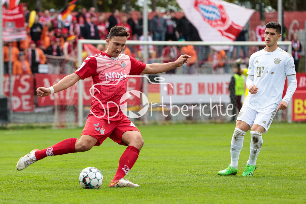 TSV Aubstadt - FC Bayern Amateure | Christian KOETTLER (TSV #4) am Ball
