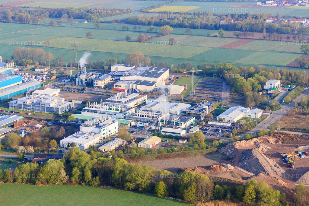 Luftbild: Industriegebiet LANDAU OST mit APL Automobil-Prüftechnik Landau GmbH in Landau in der Pfalz im Bundesland Rheinland-Pfalz in Deutschland.Foto: IMG_49559.jpg vom 13.04.2012 durch Werner Riehm/FLY-FOTO.deAuflösung des Originals: 4752 x 3168 pxAPL - Wir entwickeln die Mobilität der Zukunft