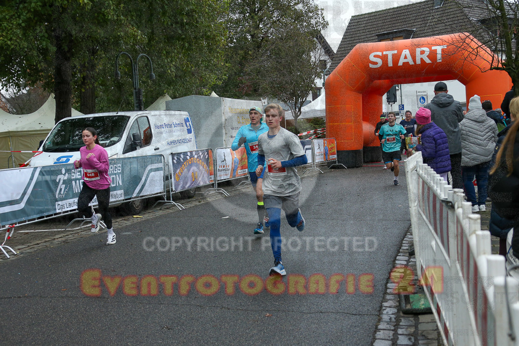 251130_1141_EX1_8239 | Sportfotografie im Rhein-Sieg Kreis, Köln, Bonn, NRW, Rheinland Pfalz, Hessen, etc. Unser Tätigkeitsfeld umfasst den Laufsport vom Volkslauf über den Marathon, Duathlon, Triathon bis zum Ultralauf wie Kölnpfad Ultra oder Schindertrail.