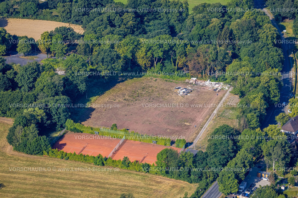 Hamm220700056 | Luftbild, verfallener Sportplatz Dolberger Straße und Tennisplätze nahe Schloss Heessen, Lippeauen, Heessen, Hamm, Ruhrgebiet, Nordrhein-Westfalen, Deutschland