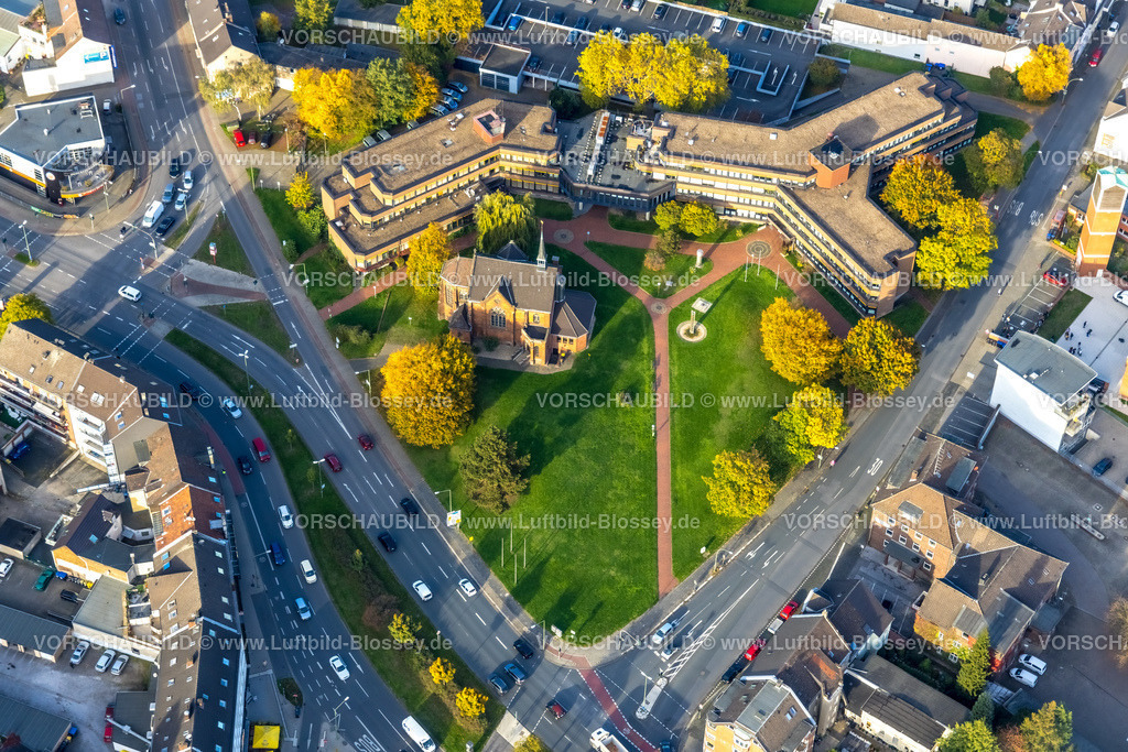 Bottrop221006239 | Luftbild, Finanzamt Bottrop, Polizei Bottrop, Kreuzkampkapelle, Nord-Ost, Bottrop, Ruhrgebiet, Nordrhein-Westfalen, Deutschland