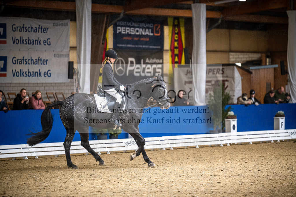 DOS_0370 | Entdecke hochwertige Reitturnierfotos von Foto Oger. Professionell, emotional und authentisch – jetzt Lieblingsmomente im Shop bestellen.Deutschlandweite Turnierfotografie. - Realisiert mit Pictrs.com