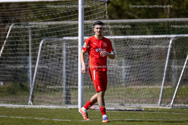 Fußball I Junioren I Saison 2025-2026 I DFB-Nachwuchsliga I 8. Spieltag I JFV Lübeck - 1. FC Magdeburg 185 | Adam Schmidt (3, JFV Lübeck) - Realisiert mit Pictrs.com