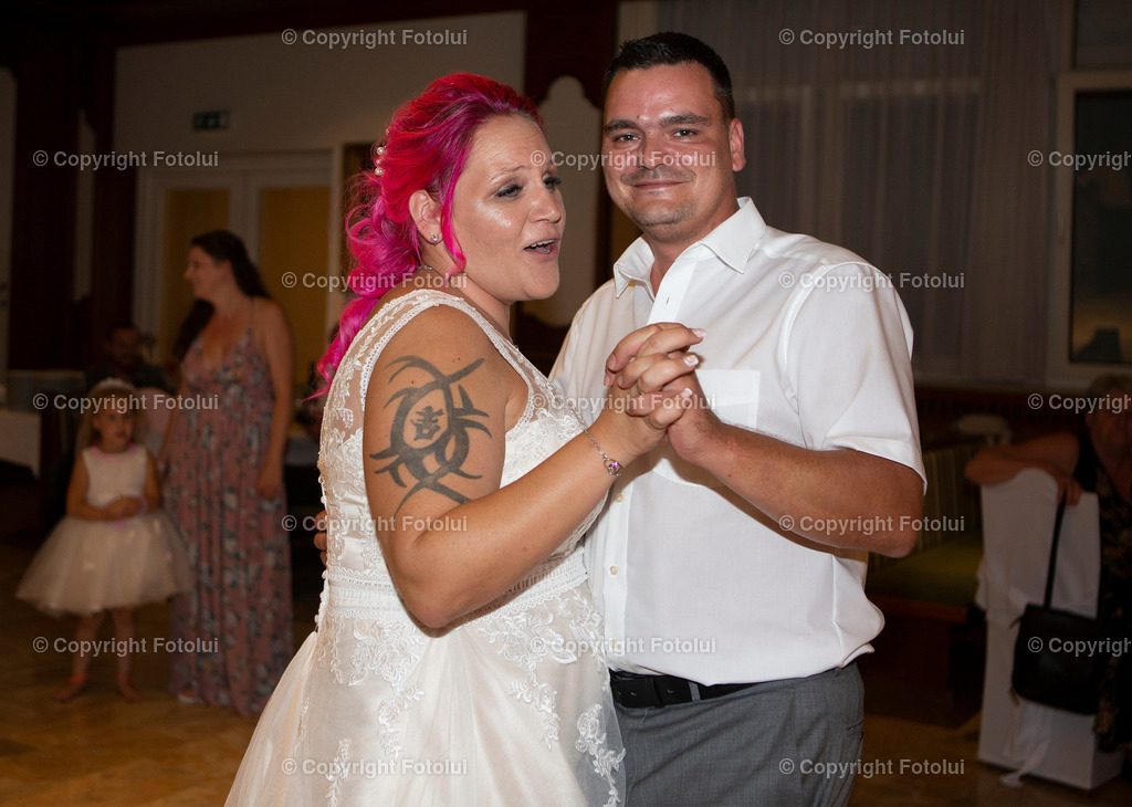 KERSTINFREDYHOCHZEIT_260822_213 | bilder, linz, photo, foto, fussball, sport, fotolui, bundesliga