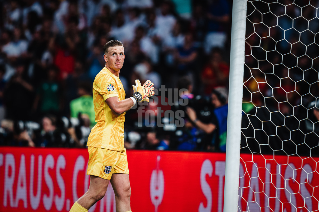 Fußball | Herren | UEFA-Fußball-Europameisterschaft 2024 | Finale | Spanien vs. England | 14.07.2024 | Jordan Pickford (#1, England) schaut unglücklich