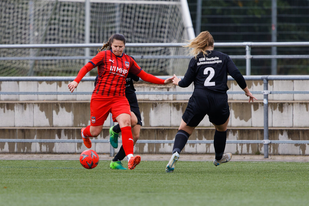 FCHHOH_251005_6488 | 1.FC Heidenheim 1846 II vs. SGM Hohenmemmingen/Sontheim, Fußball, Frauen, Bezirksliga, 2025/2026, 4. Spieltag, 05.10.2025 in Heidenheim, Kunstrasen b. Voith-Arena West(Foto: Michael Bulling) - Realisiert mit Pictrs.com