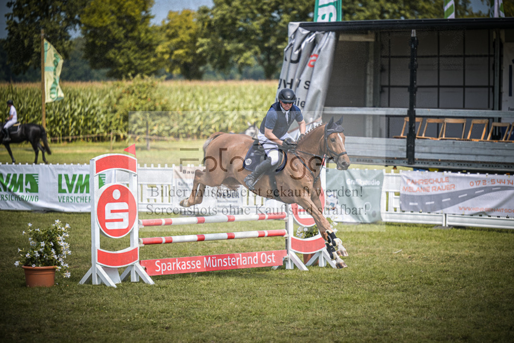 DOS_6296 | Entdecke hochwertige Reitturnierfotos von Foto Oger. Professionell, emotional und authentisch – jetzt Lieblingsmomente im Shop bestellen.Deutschlandweite Turnierfotografie. - Realisiert mit Pictrs.com