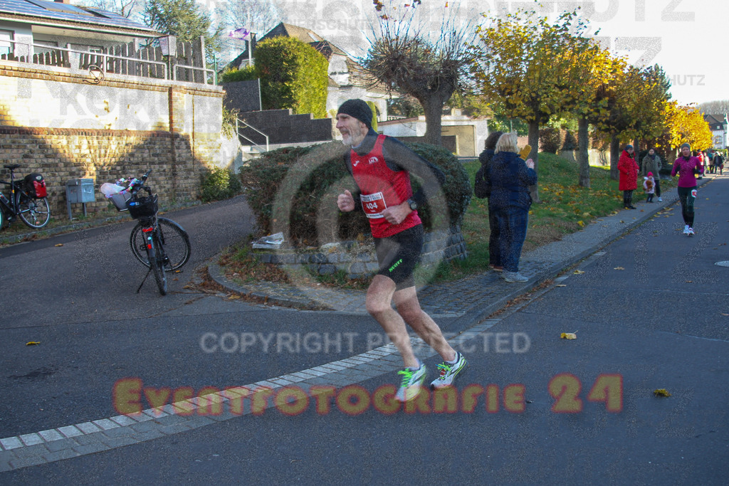 241201_1223_EV4_2293 | Sportfotografie im Rhein-Sieg Kreis, Köln, Bonn, NRW, Rheinland Pfalz, Hessen, etc. Unser Tätigkeitsfeld umfasst den Laufsport vom Volkslauf über den Marathon, Duathlon, Triathon bis zum Ultralauf wie Kölnpfad Ultra oder Schindertrail.