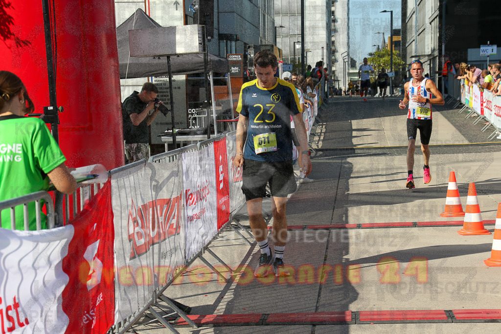 240921_1516_EX1_4905 | Sportfotografie im Rhein-Sieg Kreis, Köln, Bonn, NRW, Rheinland Pfalz, Hessen, etc. Unser Tätigkeitsfeld umfasst den Laufsport vom Volkslauf über den Marathon, Duathlon, Triathon bis zum Ultralauf wie Kölnpfad Ultra oder Schindertrail.