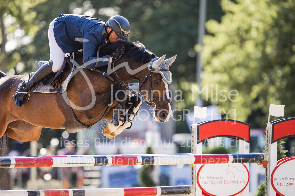 230826_Delbrueck_S1-Spr-929 | Deine schönsten Turniermomente als professionelle Fotos! Entdecke hochwertige Pferdesport-Fotografie im Online-Shop. Jetzt Fotos finden & bestellen!