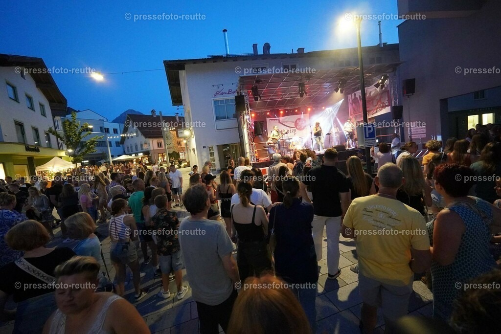 o-news-2023-Juli15-Marktfest_Reutte2-DSC01689 | Info aus dem Bezirk Reutte/Ausserfern Tirol sowie eine umfangreiche Bilddatenbank über die gesamte Region: Lechtal, Talkessel Reutte, Tannheimertal, Zwischentoren. Lech, Plansee, Zugspitze, Grenztunnel, B179, Fernpassstraße, Verkehr, Lawinen, Tradition, - Realisiert mit Pictrs.com