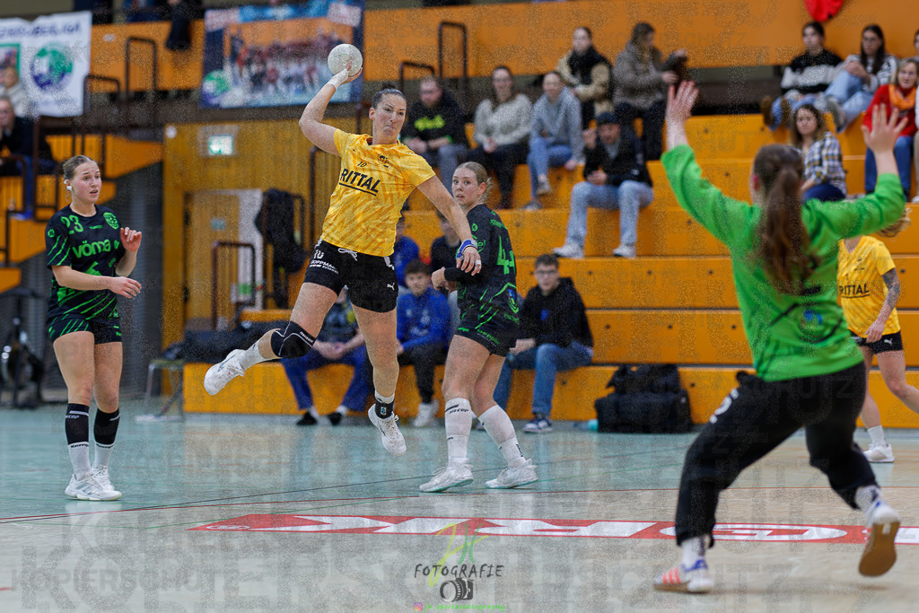 Frauen Oberliga Mitte (HHV); HSG Kleenheim/Langgöns II - HSG Eibelshausen/Ewersbach | Frauen Oberliga Mitte (HHV); HSG Kleenheim/Langgöns II - HSG Eibelshausen/Ewersbach am 01.11.2025 in Oberkleen (Weidig-Halle)Photo © 2025 - Jörg Heinrich - Realisiert mit Pictrs.com
