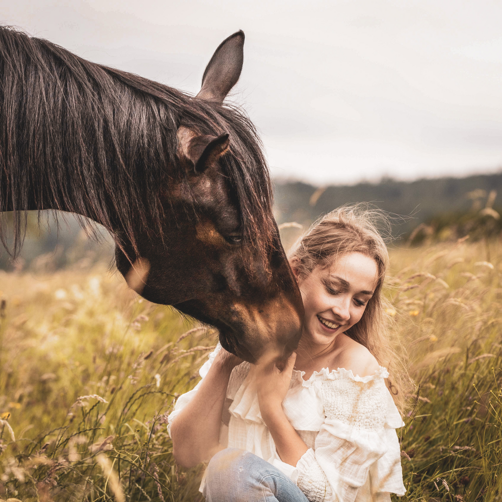 Cosima_2.1 | Emotionale Pferde- & People-Fotografie rund um Heidelberg, Leimen & Umgebung. Natürliche Fotos von Pferd, Mensch & Familie. Jetzt Termin sichern!