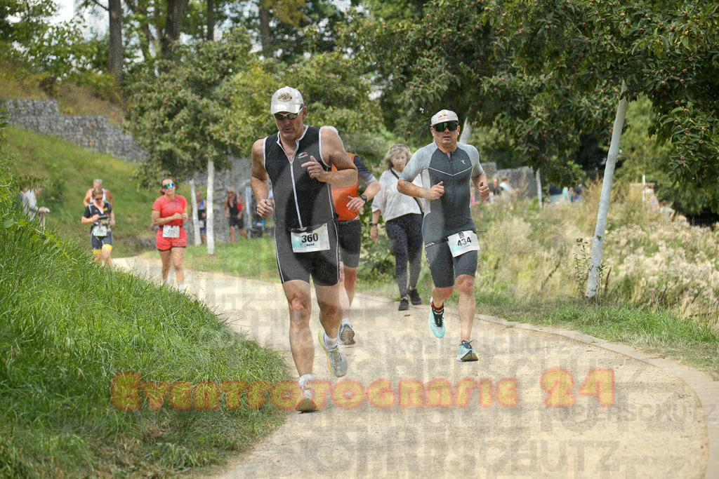 250824_1342_EX1_3346 | Sportfotografie im Rhein-Sieg Kreis, Köln, Bonn, NRW, Rheinland Pfalz, Hessen, etc. Unser Tätigkeitsfeld umfasst den Laufsport vom Volkslauf über den Marathon, Duathlon, Triathon bis zum Ultralauf wie Kölnpfad Ultra oder Schindertrail.
