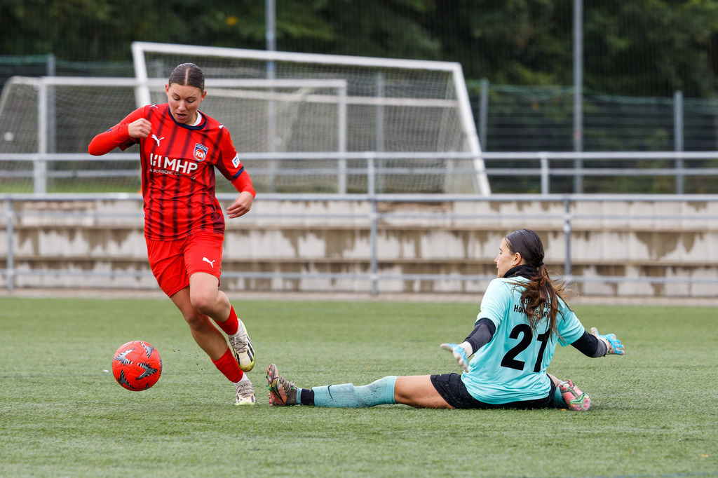FCHHOH_251005_6499 | 1.FC Heidenheim 1846 II vs. SGM Hohenmemmingen/Sontheim, Fußball, Frauen, Bezirksliga, 2025/2026, 4. Spieltag, 05.10.2025 in Heidenheim, Kunstrasen b. Voith-Arena West(Foto: Michael Bulling) - Realisiert mit Pictrs.com