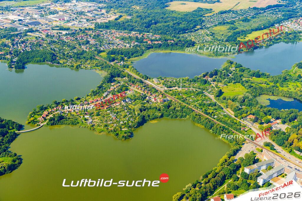 Schrägluftbild  Marienhöhe  Schwerin - Das Luftbild wurde 2025 vom UL-Flugzeug heraus erstellt (ohne Drohne- keine Drohnenaufnahme ) - Hochauflösende Luftaufnahme -Nicht vergleichbar mit Google Maps oder Satelittenbilder- Die Geschenkidee !Mit Lizenz und Bildrechte bestellbar