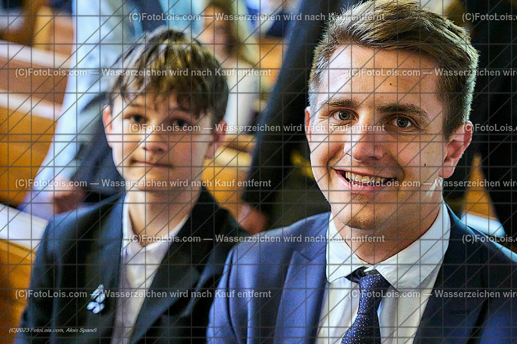 ALP2151_Pfarrfirmung Wieselburg | (C)FotoLois.com, Alois Spandl, Pfarrfirmung in Wieselburg mit Firmspender Eduard Gruber (ehemaliger Generalvikar der Diözese St. Pölten), Sa 3. Juni 2023.