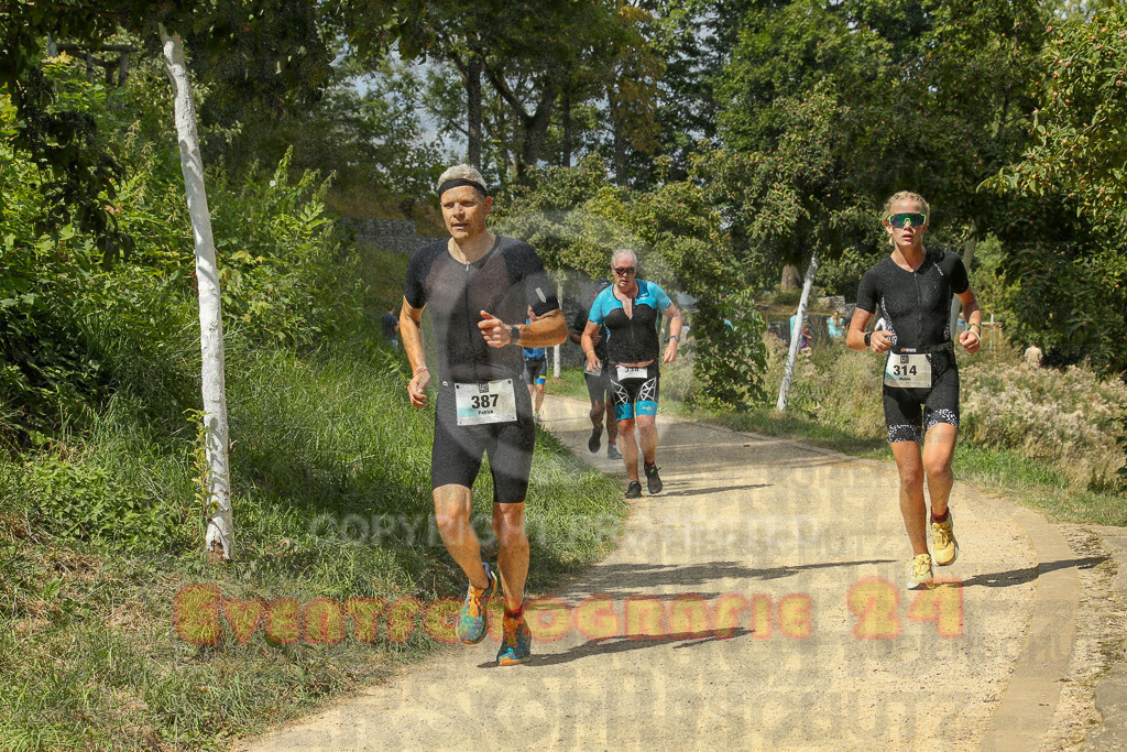 250824_1338_EX1_3053 | Sportfotografie im Rhein-Sieg Kreis, Köln, Bonn, NRW, Rheinland Pfalz, Hessen, etc. Unser Tätigkeitsfeld umfasst den Laufsport vom Volkslauf über den Marathon, Duathlon, Triathon bis zum Ultralauf wie Kölnpfad Ultra oder Schindertrail.