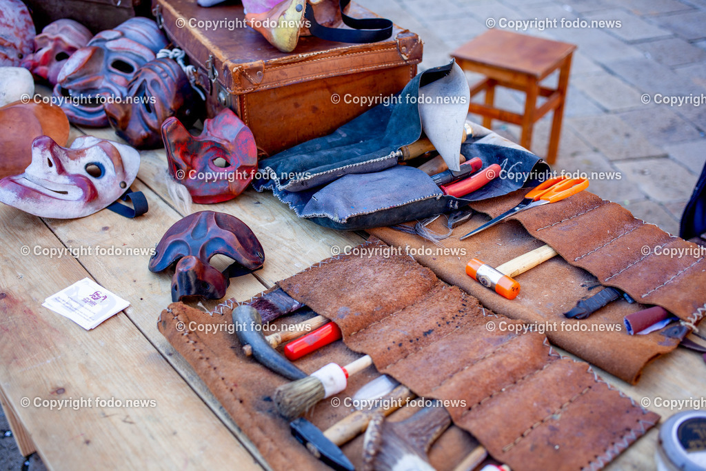 Italien_ Venedig_ 03.03.2025-48 | 03.03.2025, Italien, ITA, Venetien, Venedig, im Bild Venedig, Stadtansichten, Touristen, Reisefeature, Karneval, Masken, maskiert, venezianisch, Reise, Venedig, Venezia, Venetien, Stadtansicht, Campanile, Canale Grande, Markusplatz, Markuskirche, Touristen, Gondel, Gondolere, Faehre, Motorboot, Wassertaxi, Vaporetto, Adria, Lagune, Pfahlbauten, Bruecke, Rialtobruecke, La Gondola, Dogenpalast, Italien, Creativ, Kreativ