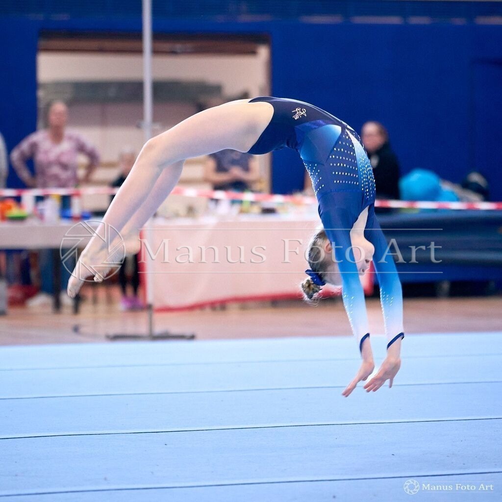 2024-04-30-2-2-A-DSC03274 | Professionelle Sportfotografie in Hamburg, Schleswig-Holstein und Niedersachsen – spezialisiert auf Rhönrad, Geräteturnen, Leistungsturnen und rhythmische Sportgymnastik. Bundesweite Begleitung von Rhönrad-Events. Jetzt Sport-Fotos - Realisiert mit Pictrs.com