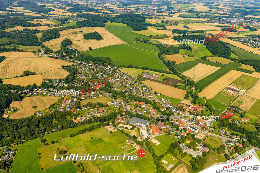 Klassische Luftaufnahme ohne Drohne zeigt:Hörste bei Lage - Die Luftbildaufnahme wurde 2025 vom UL-Flugzeug heraus erstellt ( keine Drohnenaufnahme ) - Hochauflösende Luftaufnahme -Nicht vergleichbar mit Google Maps oder Satelittenbilder- Die Geschenkidee !Mit Lizenz und Bildrechte bestellbar