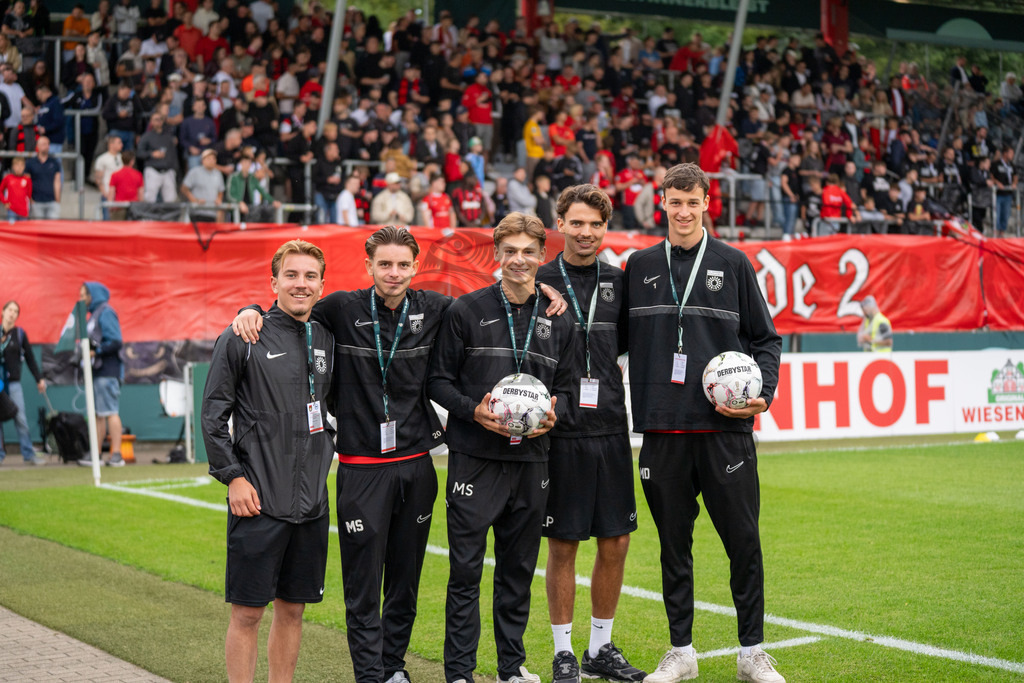 SG Sonnenhof Großaspach vs. Arminia Bielefeld, Fussball, DFB-Pokal, 1. Runde, 22.08.2026 | Balljungs,SG Sonnenhof Großaspach vs. Arminia Bielefeld, Fussball, DFB-Pokal, 1. Runde, 22.08.2026,DFB regulations prohibit any use of photographs as image sequences and/or quasi-video