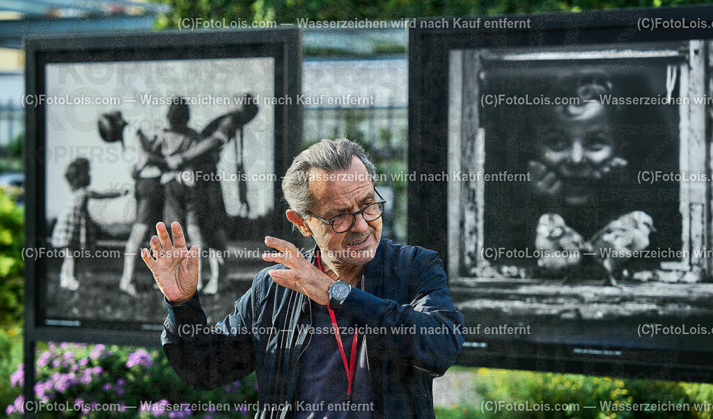 ALP6172_TdBerufsfotografie_Baden_Faber Johannes | (C)FotoLois.com, Alois Spandl, Tage der NÖ Berufsfotografie in Baden, Rundgang durch die Ausstellung Rudolph Koppitz mit Kunsthändler und Galerist Johannes Faber, Fr 6. Oktober 2023.