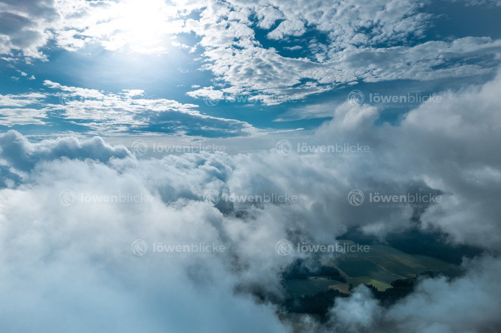 Wolken- und Nebeldecke bei Stötten | löwenblicke | shop