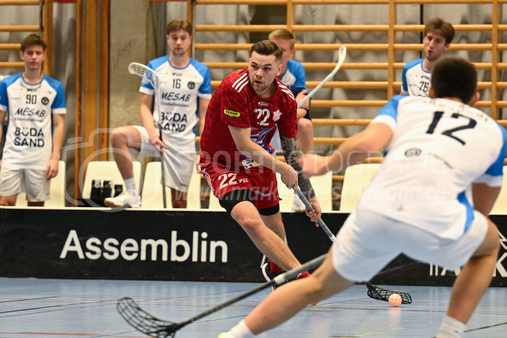 Strängnäs IBK vs FBC Kalmarsund Ungdom - 6. =January= 2024 | Strängnäs IBK vs FBC Kalmarsund Ungdom
Thomas Arena, Strängnäs
Adam Nilsson (#22 Strängnäs IBK)
Bild: Sportfotografie Markus Aeschimann | www.markus-aeschimann.ch - Realisiert mit Pictrs.com